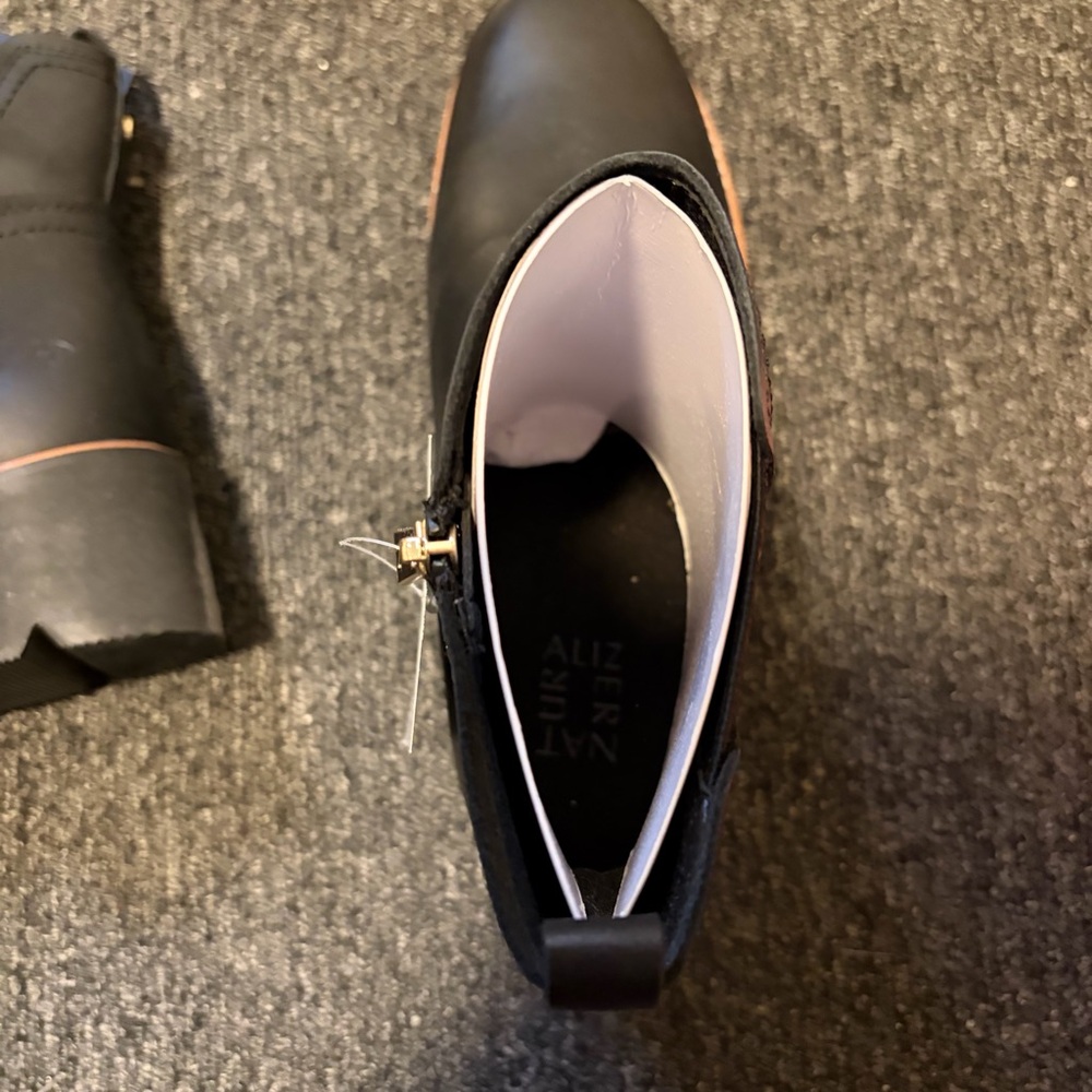 Naturalizer Derry Waterproof Black Ankle Booties 9.5 W - Picture 2 of 7